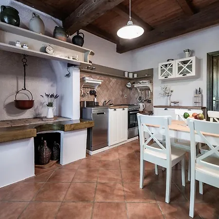 Melina Heritage House