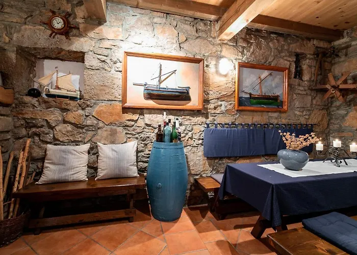 Melina Heritage House Hébergement de vacances Cres