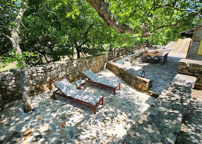 Melina Heritage House Црес