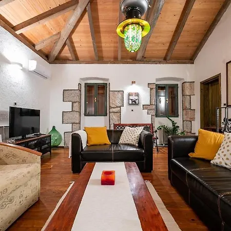 Melina Heritage House